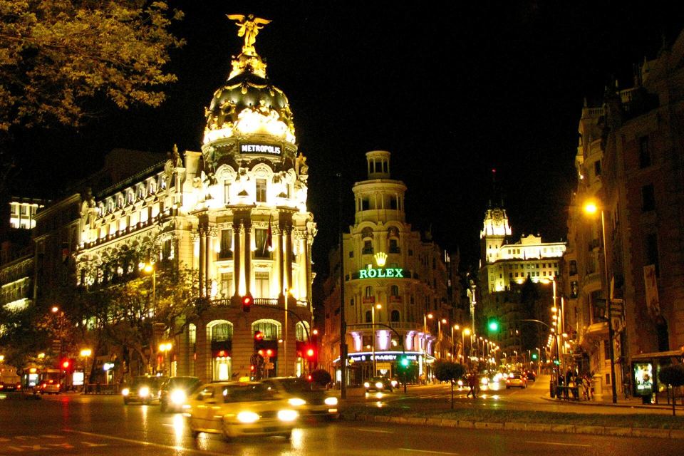 Gran Vía at night